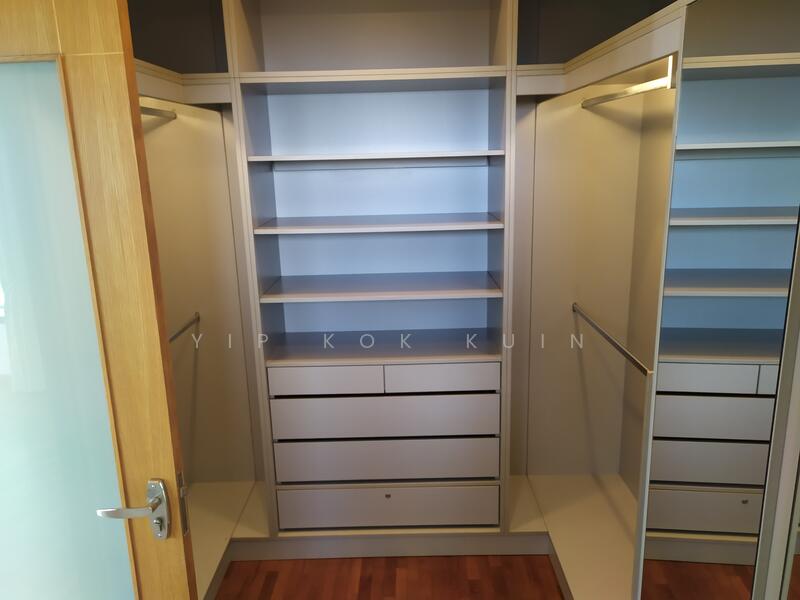 Palm Spring Condominium For Sale at S$ 7,000,000 | PropertyGuru Singapore - junior walk in wardrobe (upper floor)