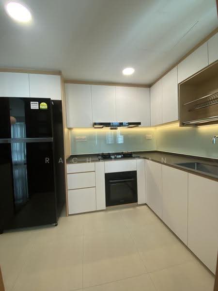 Queens, 16 Stirling Road, Alexandra / Commonwealth, 3 Bedrooms, 1,184 sqft, Condominium For Rent, by Rachel Tan, 24182965 - PropertyGuru.com.sg