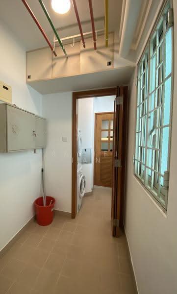 Queens, 16 Stirling Road, Alexandra / Commonwealth, 3 Bedrooms, 1,184 sqft, Condominium For Rent, by Rachel Tan, 24182965 - PropertyGuru.com.sg
