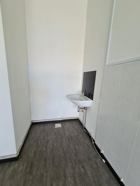 Eon Shenton, 70 Shenton Way, 291 sqft, Mall Shop For Sale, by Ho Soo Hui (Shue), 24183841 - CommercialGuru.com.sg