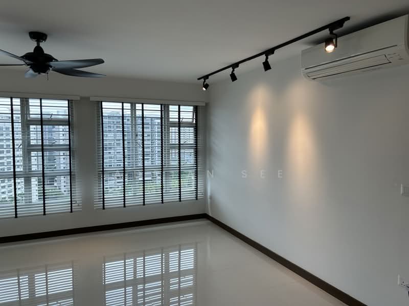 473A Upper Serangoon Crescent, 473A Upper Serangoon Crescent, 3 Bedrooms, 1,216 sqft, HDB Flat For Rent, by Adrian See, 24184703 - Living Room (right) - PropertyGuru.com.sg
