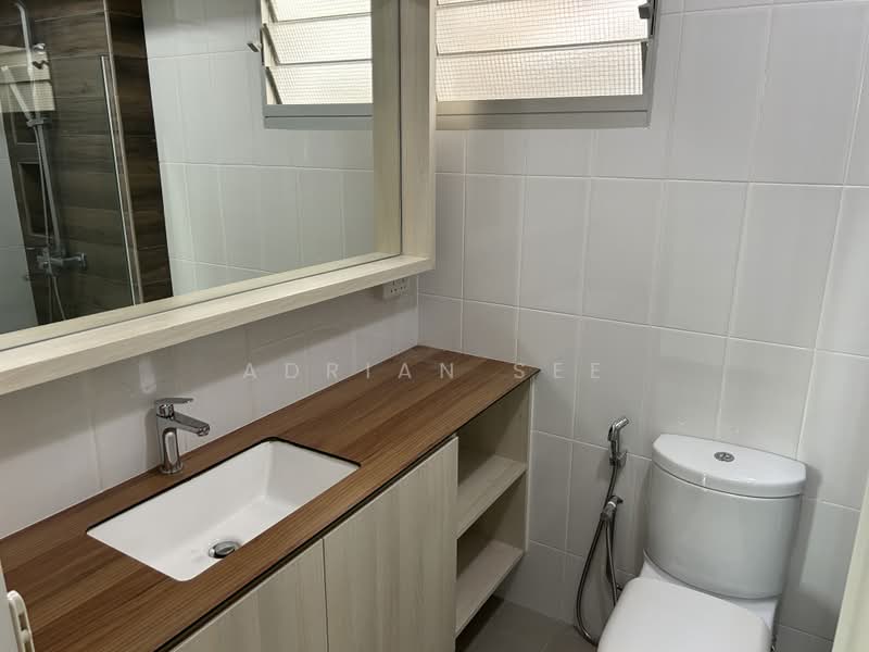473A Upper Serangoon Crescent, 473A Upper Serangoon Crescent, 3 Bedrooms, 1,216 sqft, HDB Flat For Rent, by Adrian See, 24184703 - Common Bathroom - PropertyGuru.com.sg
