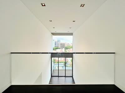 For Rent - Lloyd SixtyFive