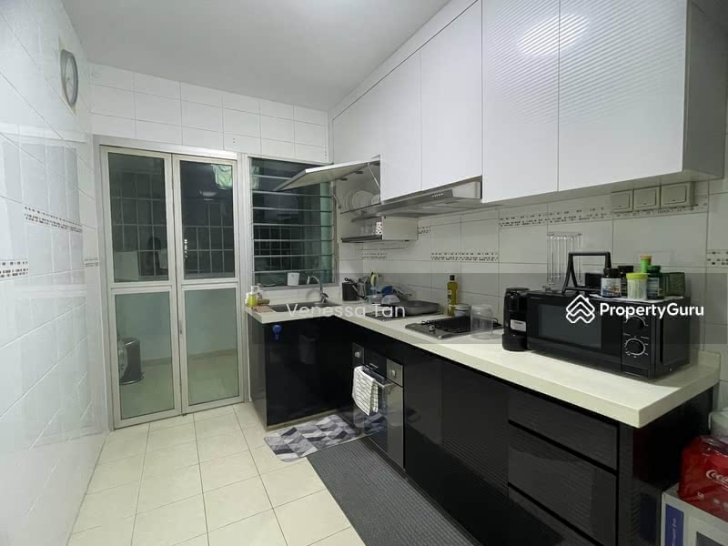 For Rent - 211C Compassvale Lane