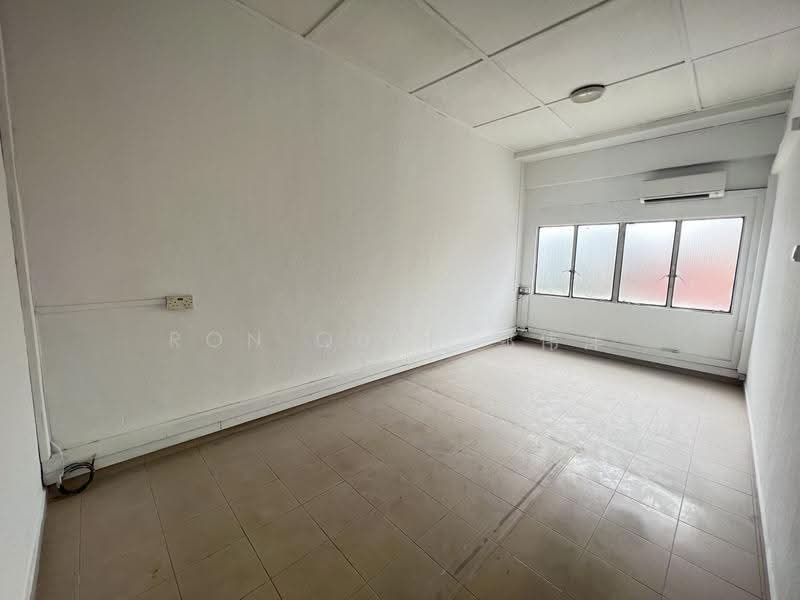 Walk Up Unit at Balestier Road No Facilities Good for Coliving Tenants, Balestier Road, Balestier / Toa Payoh, 3 Bedrooms, 1,200 sqft, Walk-up Apartment For Rent, by Ron Quek 郭伟洋, 24187202 - PropertyGuru.com.sg