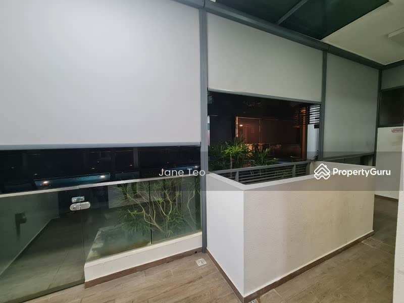 Balcony with ZipTrack Down