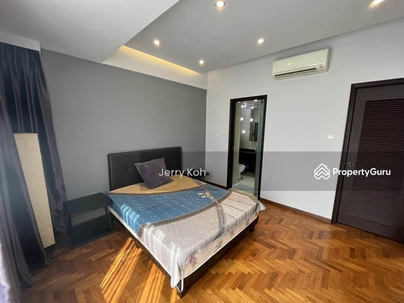 For Rent - UE Square