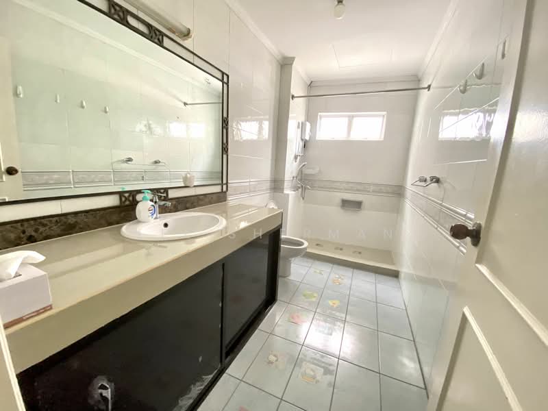 For Rent - Coronation Arcade