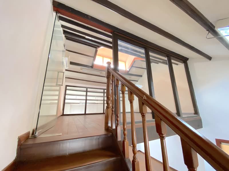 Tras Street Shophouse. Near Tanjong Pagar MRT and Maxwell MRT, Tras Street/ Duxton Hill/ Duxton Road, 1,200 sqft, Office For Rent, by Vivien Tan, 24192097 - CommercialGuru.com.sg