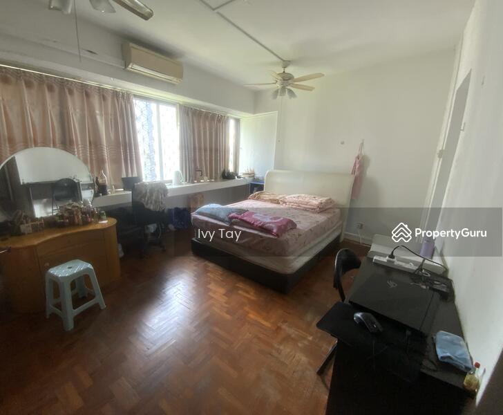 Bedroom 3/ Junior room with attached bath