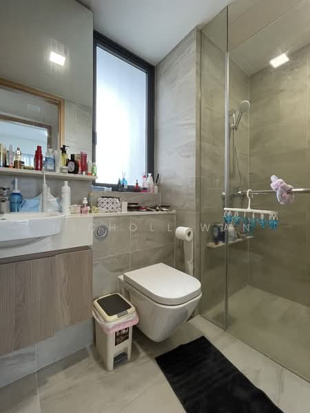 Twin VEW, 93 West Coast Vale, 3 Bedrooms, 1,066 sqft, Condominium For Rent, by Nicholl Wan, 24198694 - Common bathroom - PropertyGuru.com.sg