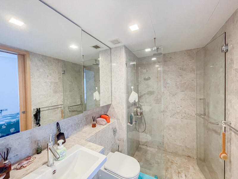 One Shenton, 1 Shenton Way, 1 Bedroom, 581 sqft, Condominium For Sale, by Ong Beng Yew, 24199283 - PropertyGuru.com.sg