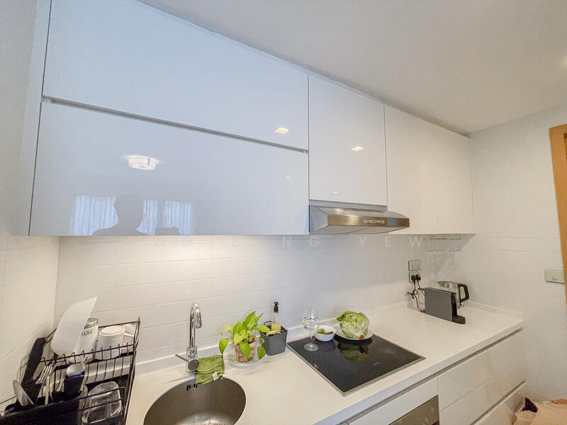 One Shenton, 1 Shenton Way, 1 Bedroom, 581 sqft, Condominium For Sale, by Ong Beng Yew, 24199283 - PropertyGuru.com.sg