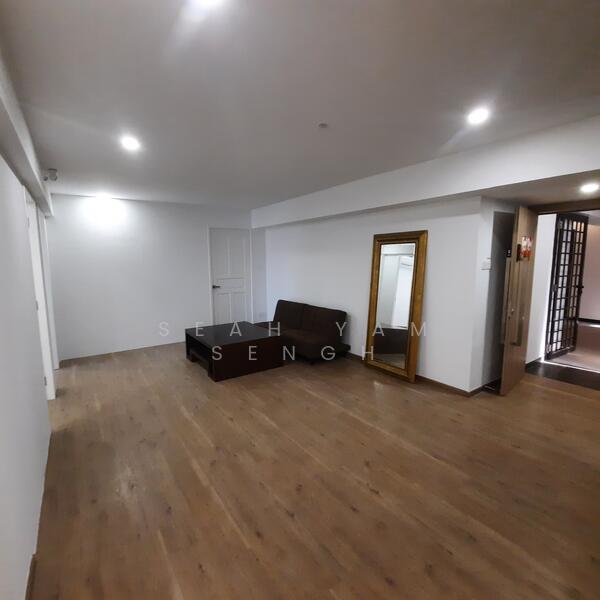 Lucky Plaza, 304 Orchard Road, Room Rental, 200 sqft, Apartment For