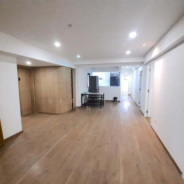 For Rent - Lucky Plaza