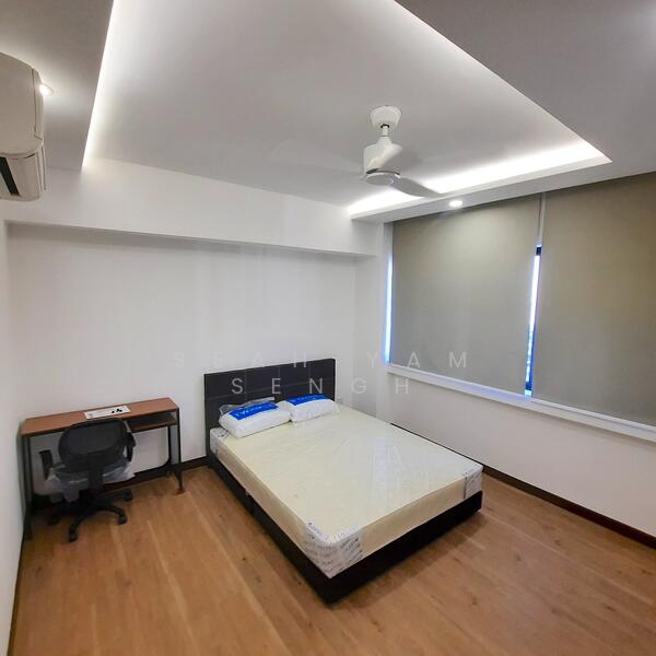 For Rent - Lucky Plaza