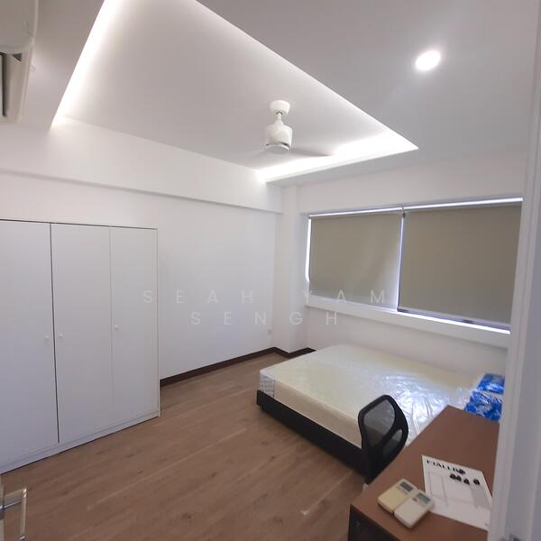 For Rent - Lucky Plaza