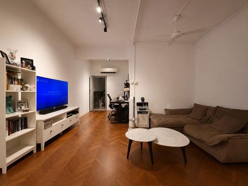 Kai Fook Mansion, 8 Kim Tian Road, Alexandra / Commonwealth, 3 Bedrooms, 1,001 sqft, Apartment For Rent, by Alice Phua, 24200926 - Living Room - PropertyGuru.com.sg