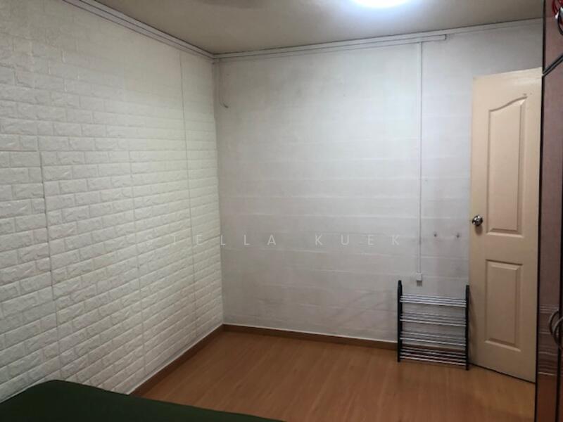 Extra space can put a big study table