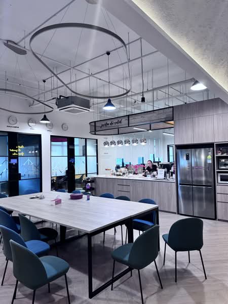 Tai seng fitted office @ 50 pax above mrt station, , 6,000 sqft, Light Industrial (B1) For Rent, by Leow Kok Wee, 24204442 - CommercialGuru.com.sg