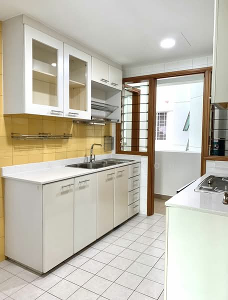Queens, 16 Stirling Road, 3 Bedrooms, 1,195 sqft, Condominium For Rent, by Amelia Koh, 24206247 - PropertyGuru.com.sg