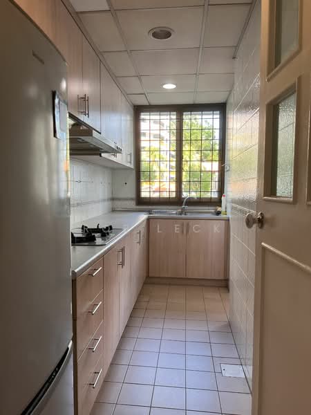 Orchid Park Condominium, 81 Yishun Street 81, 2 Bedrooms, 700 sqft, Condominium For Rent, by Rob Leck, 24206476 - PropertyGuru.com.sg