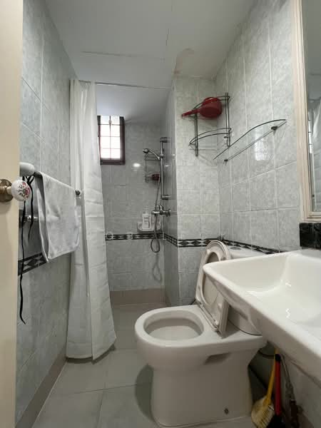 Orchid Park Condominium, 81 Yishun Street 81, 2 Bedrooms, 700 sqft, Condominium For Rent, by Rob Leck, 24206476 - PropertyGuru.com.sg