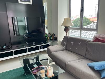 For Rent - Signature Crest