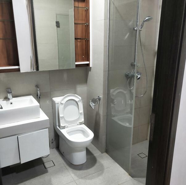 Neem Tree, 30 Jalan Kemaman, 2 Bedrooms, 710 sqft, Apartment For Rent, by Kenneth Sim, 24207612 - Master bedroom with attached bathroom n access to balcony - PropertyGuru.com.sg