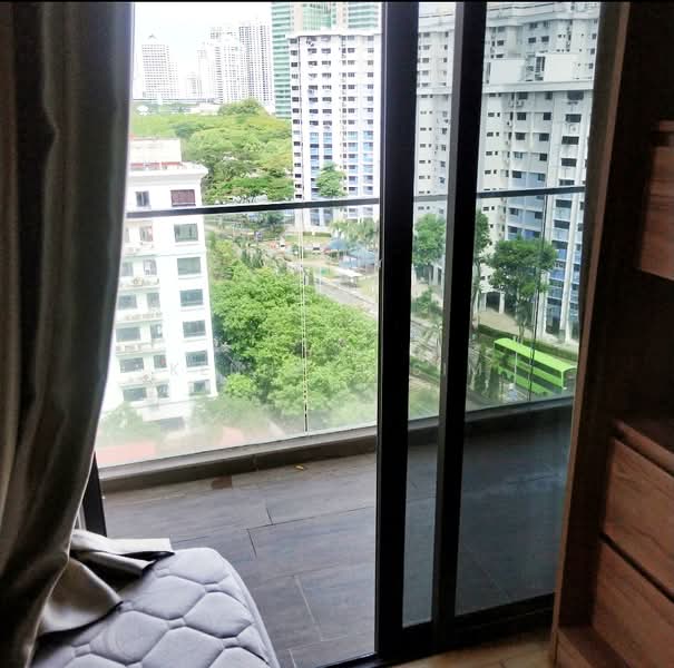Neem Tree, 30 Jalan Kemaman, 2 Bedrooms, 710 sqft, Apartment For Rent, by Kenneth Sim, 24207612 - Master bedroom with attached bathroom n access to balcony - PropertyGuru.com.sg