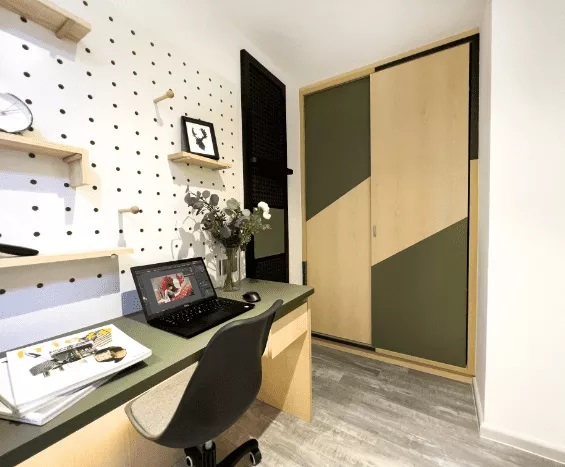 Standard Murphy Queen (SMQ) e-window (220 sqft) 12M: $2700 + utility $196.20