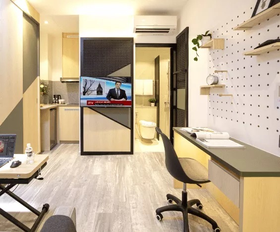 Large Murphy Queen (LMQ) e-window (260 sqft)12M: $2900+utility $196.20