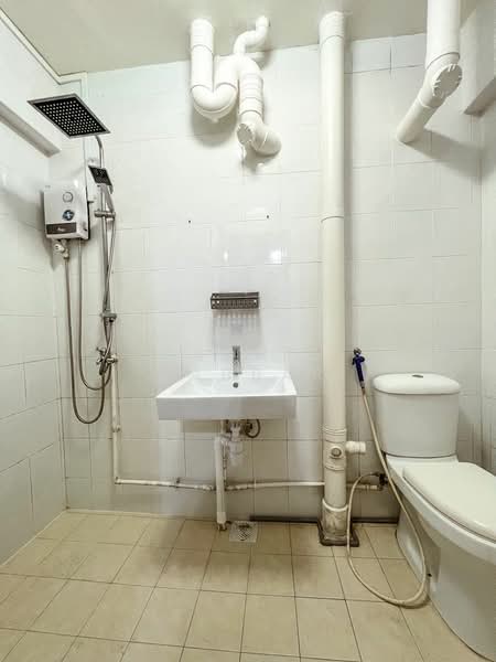 170 Bukit Batok West Avenue 8, 170 Bukit Batok West Avenue 8, 2 Bedrooms, 1,108 sqft, HDB Flat For Rent, by Fadhil Jabbar, 24221751 - PropertyGuru.com.sg