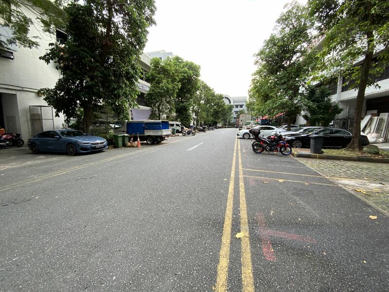 Henderson Industrial Park, 207 Henderson Road, 4241 sqft, Light