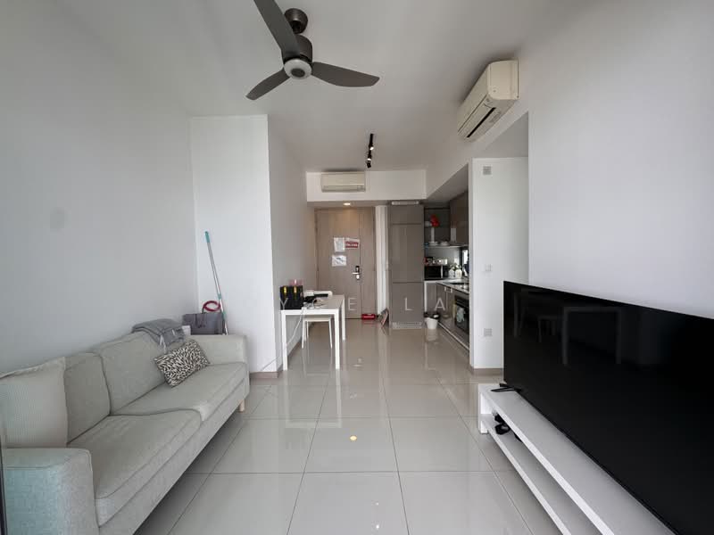 J Gateway, 2 Gateway Drive, 2 Bedrooms, 690 sqft, Condominium For Rent, by Joyce Lau, 24237558 - PropertyGuru.com.sg