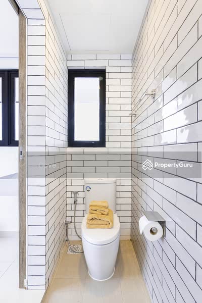 Room 601 - private bathroom