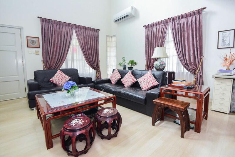 Burgundy Hill, Burgundy Rise, 5 Bedrooms, 3165 sqft, SemiDetached