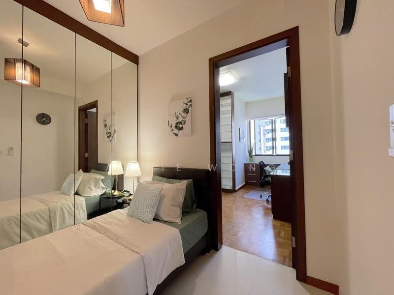Bedroom With Attached Study Room | Condo Facilities | Tiong Bahru MRT 3 Mins Walk, 9 Jln Membina, Boat Quay / Raffles Place / Marina, Room Rental, 250 sqft, Condominium For Rent, by Addie Wong, 24240110 - PropertyGuru.com.sg
