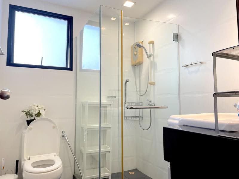Bedroom With Attached Study Room | Condo Facilities | Tiong Bahru MRT 3 Mins Walk, 9 Jln Membina, Boat Quay / Raffles Place / Marina, Room Rental, 250 sqft, Condominium For Rent, by Addie Wong, 24240110 - PropertyGuru.com.sg