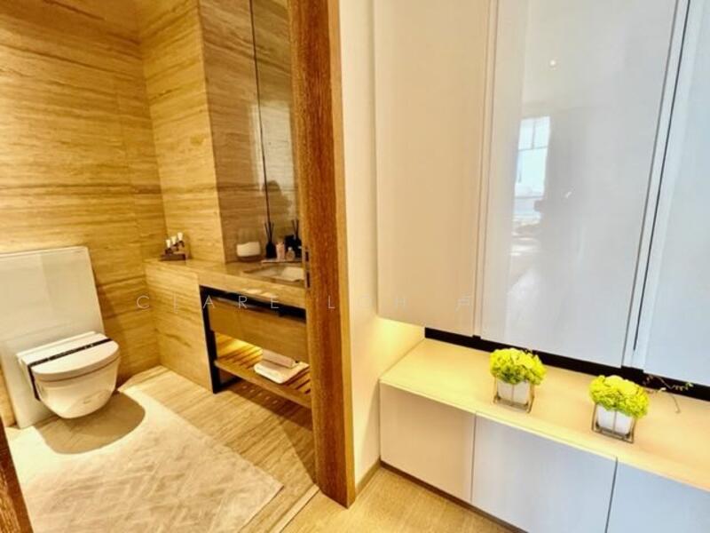 市中心3个卧室➕书房豪华现代公寓出售 Modern fully furnished apartment in town for sale, , 3 Bedrooms, 3,003 sqft, Apartment For Sale, by Clare Loh 卢煜婕, 24242041 - PropertyGuru.com.sg