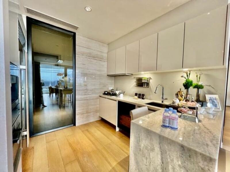 市中心3个卧室➕书房豪华现代公寓出售 Modern fully furnished apartment in town for sale, , 3 Bedrooms, 3,003 sqft, Apartment For Sale, by Clare Loh 卢煜婕, 24242041 - PropertyGuru.com.sg