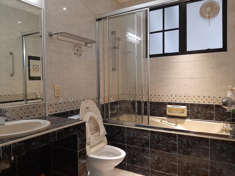 For Rent - No Owner! Studio Size Master Room, Near Siglap