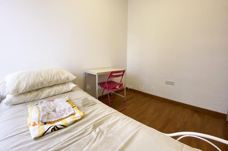 For Rent - Waterfront Gold