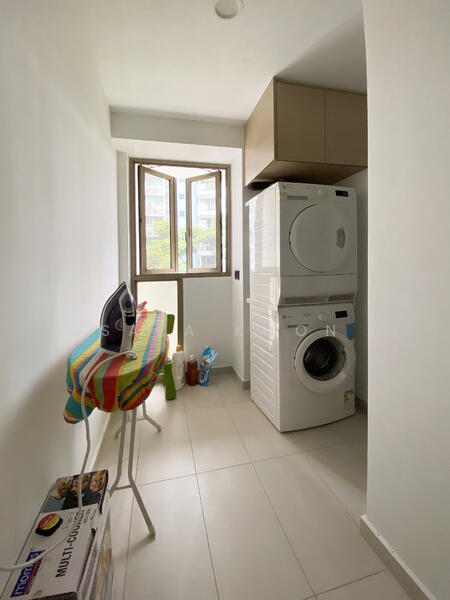 For Rent - Waterfront Gold