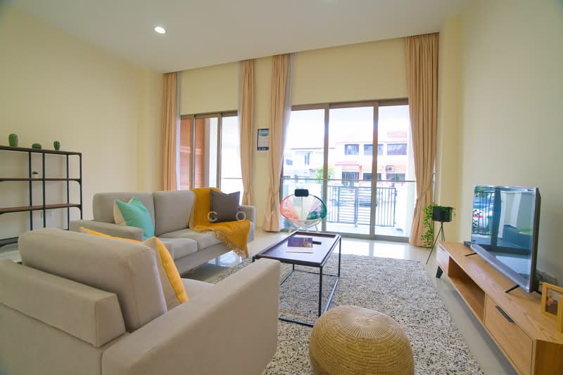 17 Li Hwan Drive - Standard Room, Li Hwan Drive, Room Rental, 183 sqft, Terraced House For Rent, by Cove, 24246600 - Common living room - PropertyGuru.com.sg