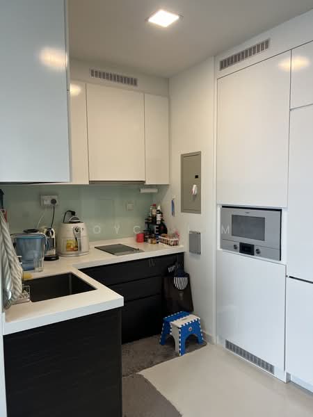 70 Shenton Way photo 5