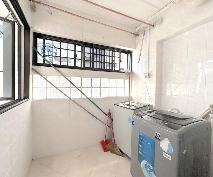 For Rent - 556 Woodlands Drive 53