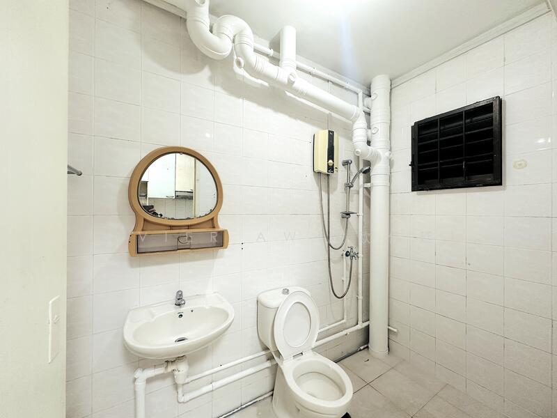 For Rent - 556 Woodlands Drive 53