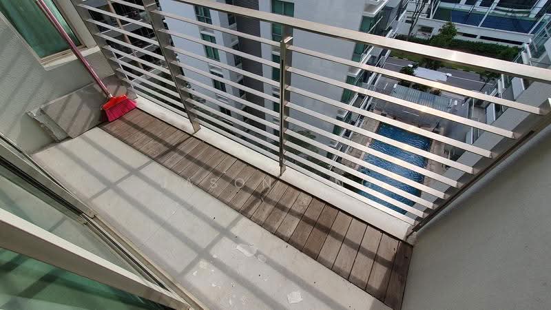 Shanghai One, 1 Shanghai Road, Tanglin / Holland / Bukit Timah, 1 Bedroom, 560 sqft, Apartment For Rent, by Jason Ang, 24250961 - Balcony area - PropertyGuru.com.sg