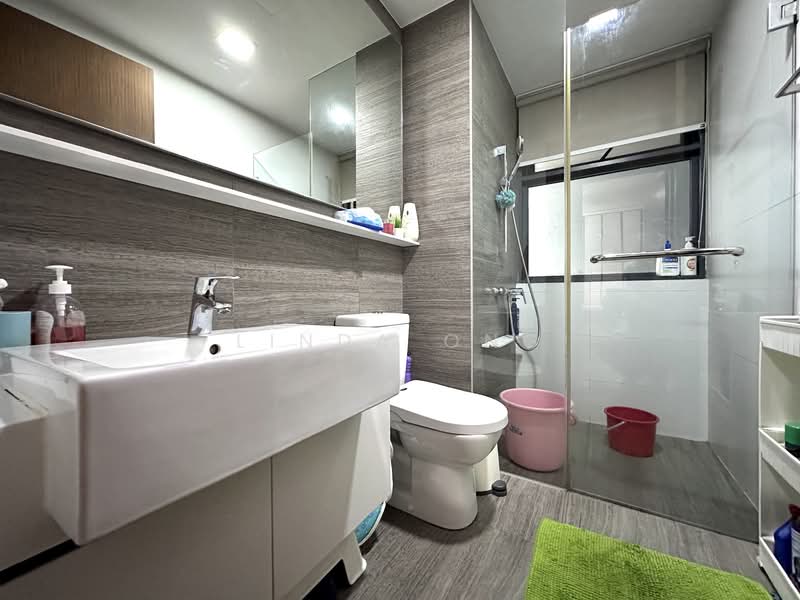 Parc Centros, 84 Punggol Central, 3 Bedrooms, 1,141 sqft, Condominium For Rent, by Linda Ong, 24252321 - Common Bathroom - PropertyGuru.com.sg